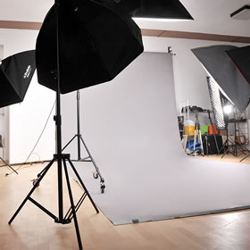 Studio mit Styling Room, Studio Lounge, zahlreichen Requisiten, Accessoirese